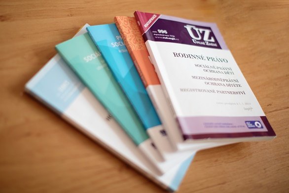 Poradna pro rodinu, Odborné sociální poradenství, Azylový dům pro ženy a matky s dětmi o.p.s.